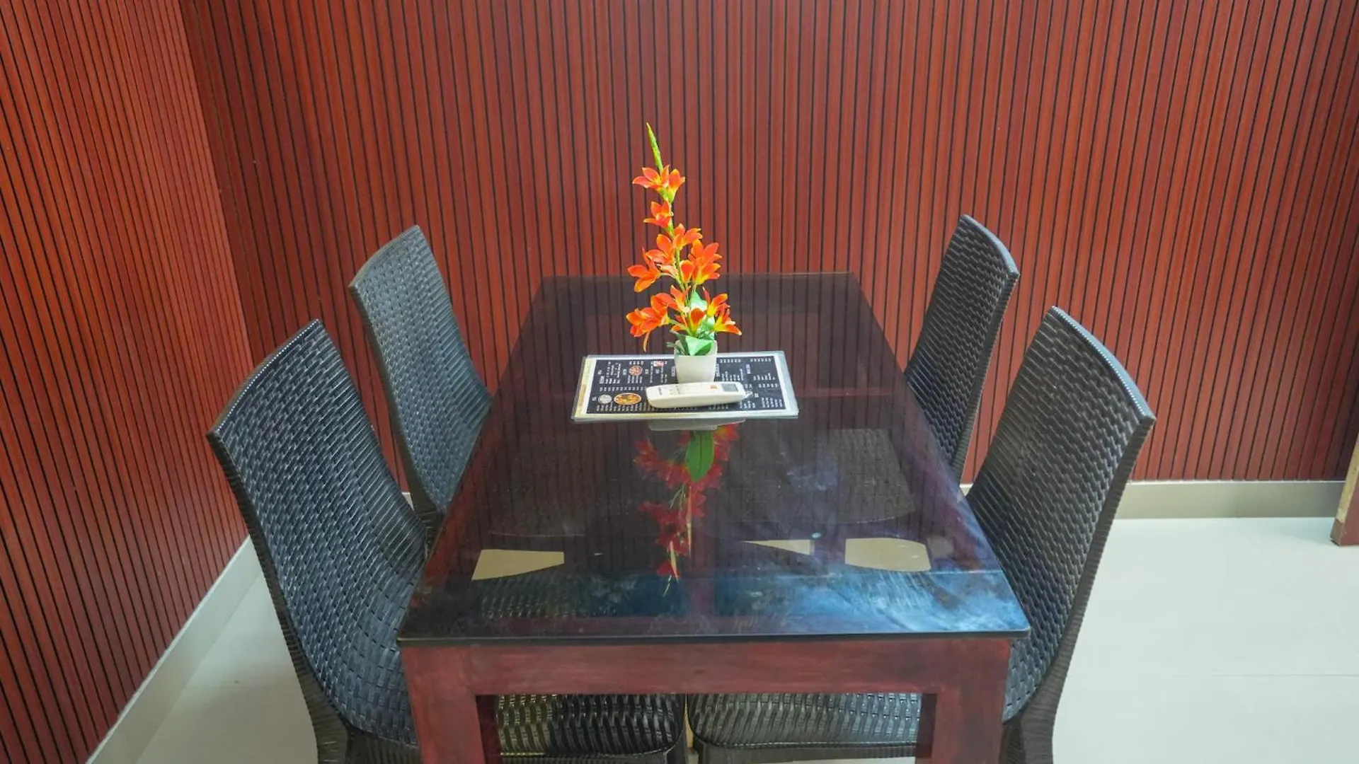 Mayflower Family Lounge -Cochin Airport Nedumbassery Aparthotel